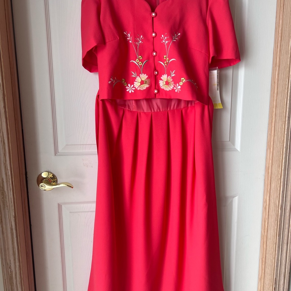 Periwinkle Coral Red Embroidered Midi Dress Women’s Size 12 Short Sleeve Floral